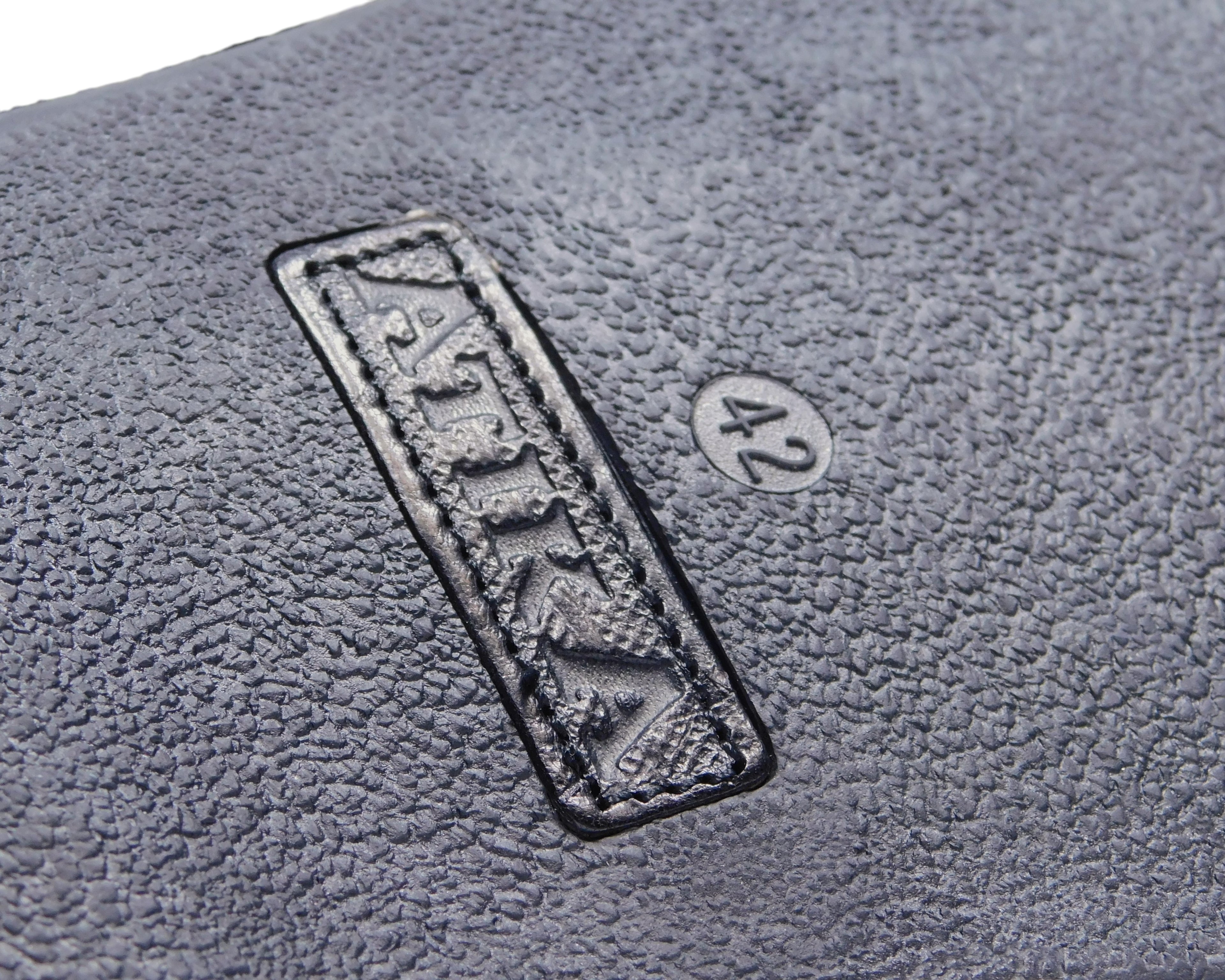 Atika leather slippers