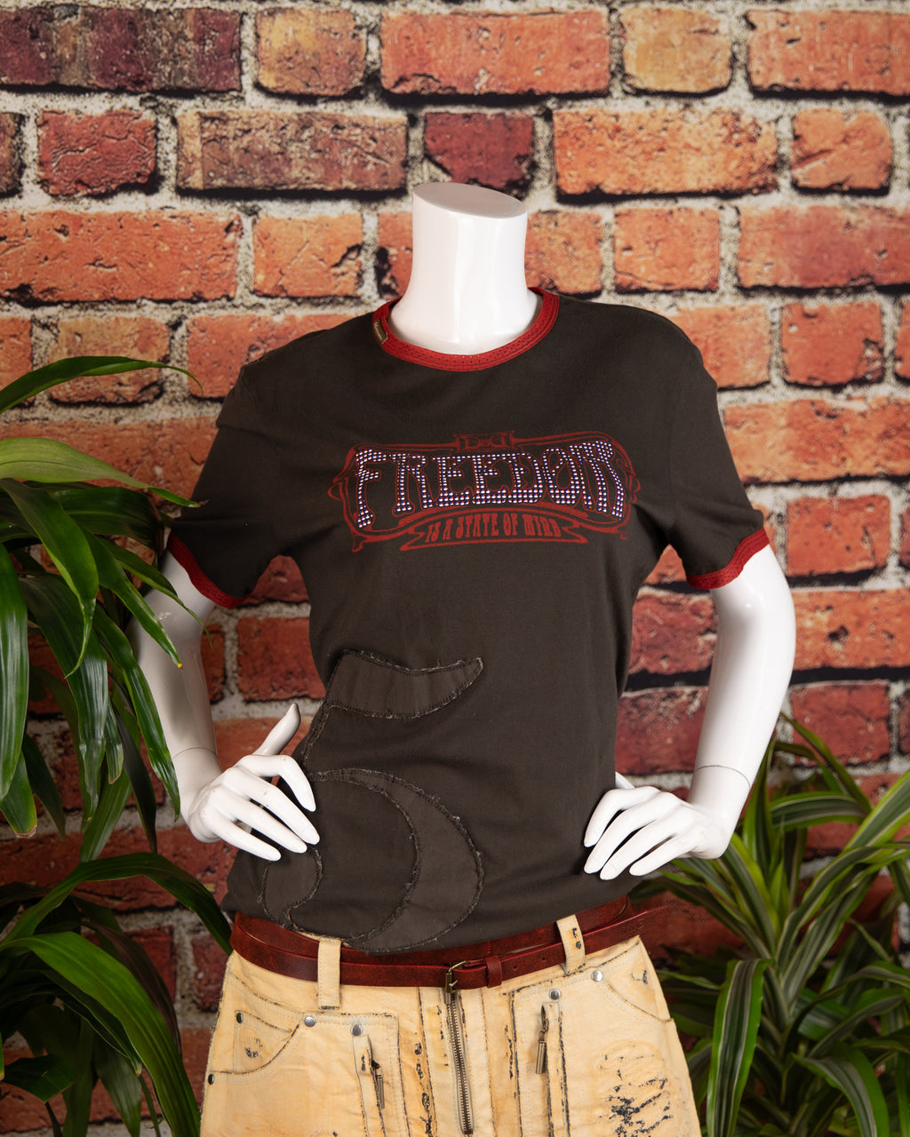 Dolce & Gabbana “Freedom is a State of Mind” Graphic T-Shirt